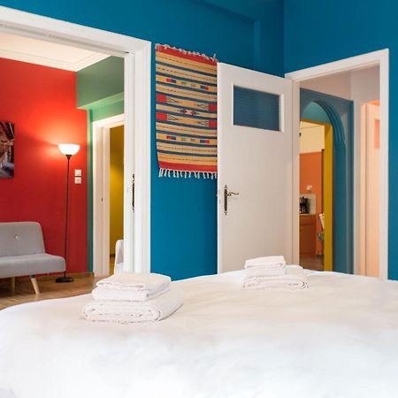 "Casa De Colores", Next To The Metro Athens Exterior photo