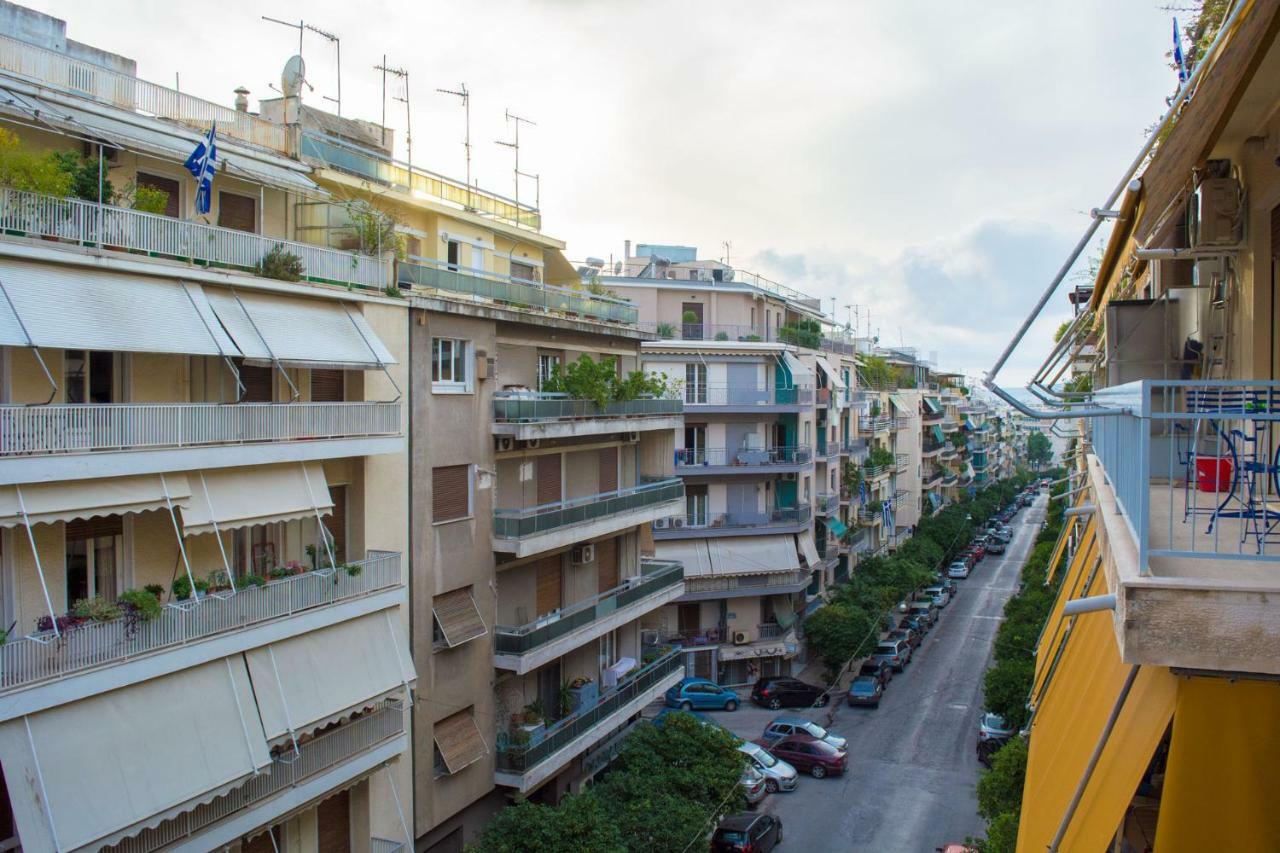 "Casa De Colores", Next To The Metro Athens Exterior photo
